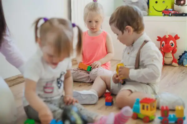 Ile kosztuje żłobek w Niemczech? Sprawdź, co wpływa na ceny